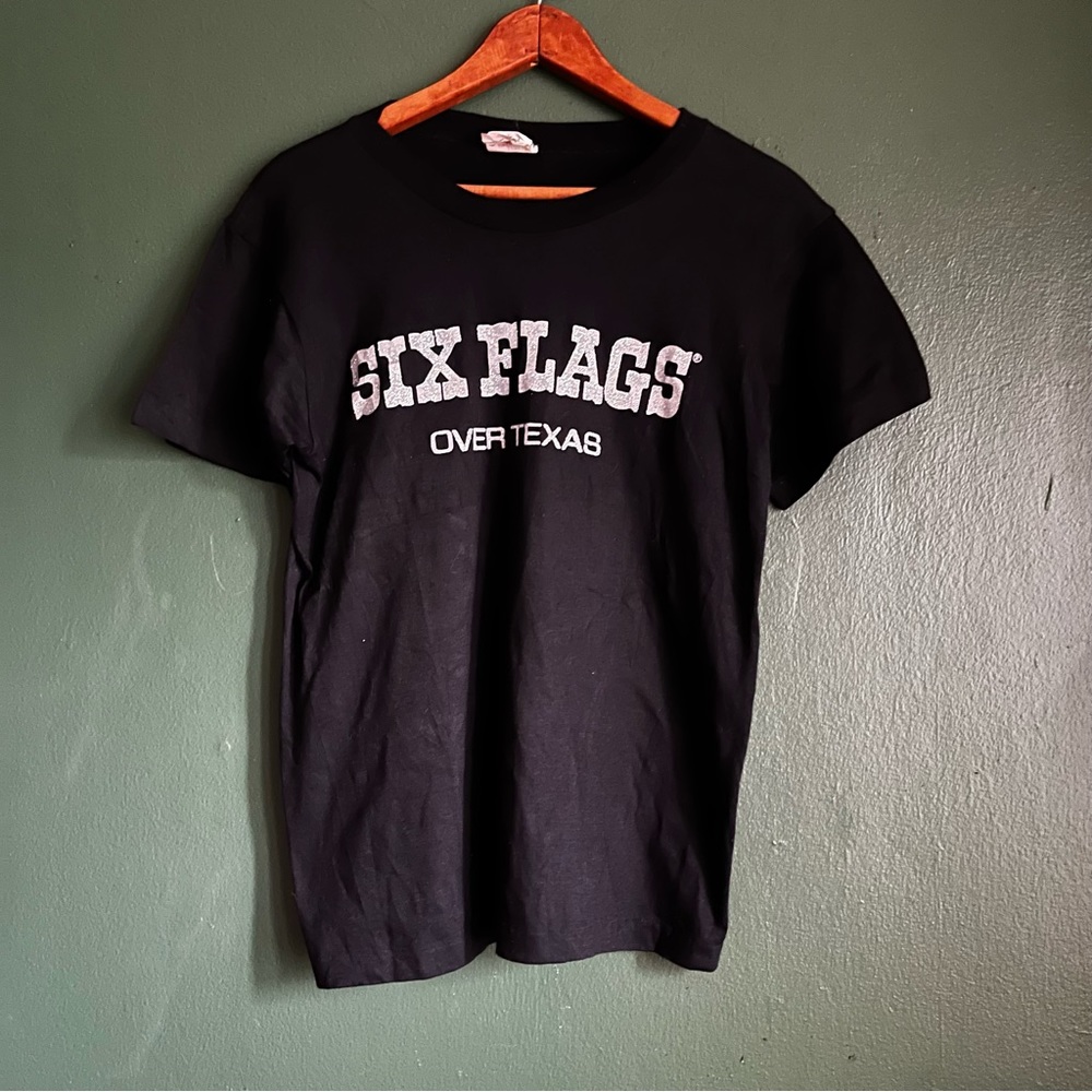 Vintage Six Flags Over Texas Black and Silver Glitter Tee Medium